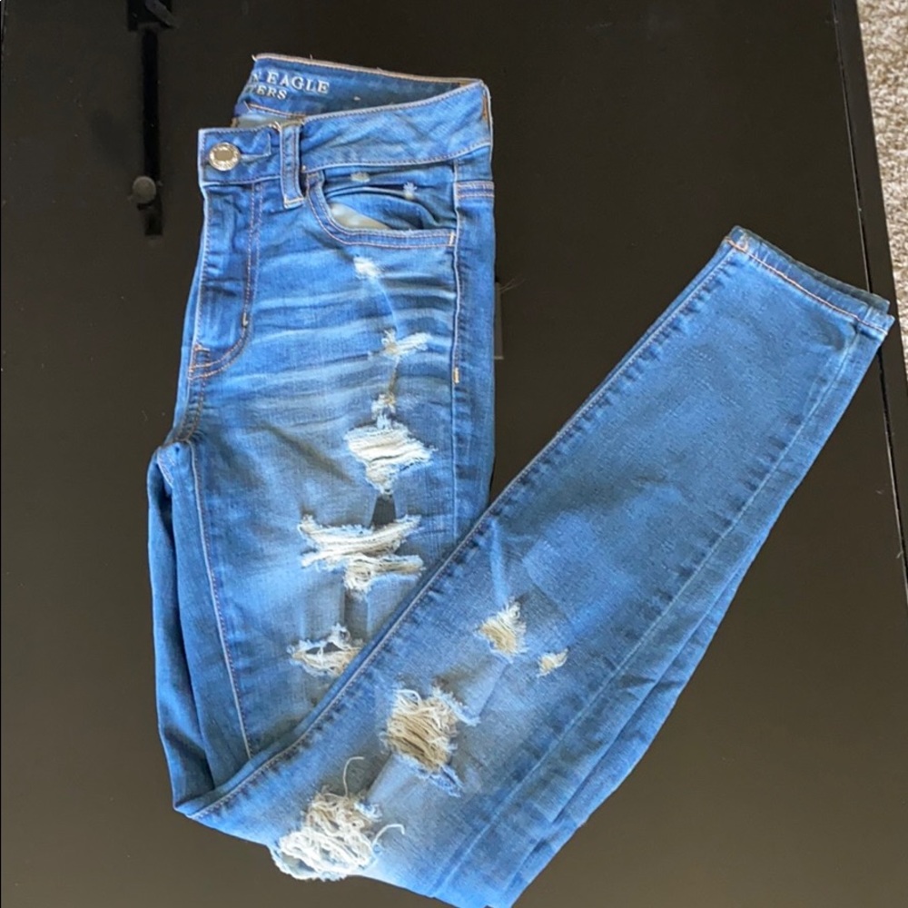 American Eagle distressed Jeans